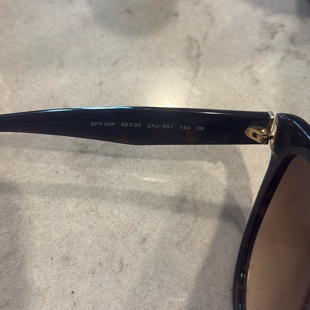 PRADA Tortoise Shell ๐ถ๏ธ Sunglasses ๐๐ค๐ - Picture 16 of 16